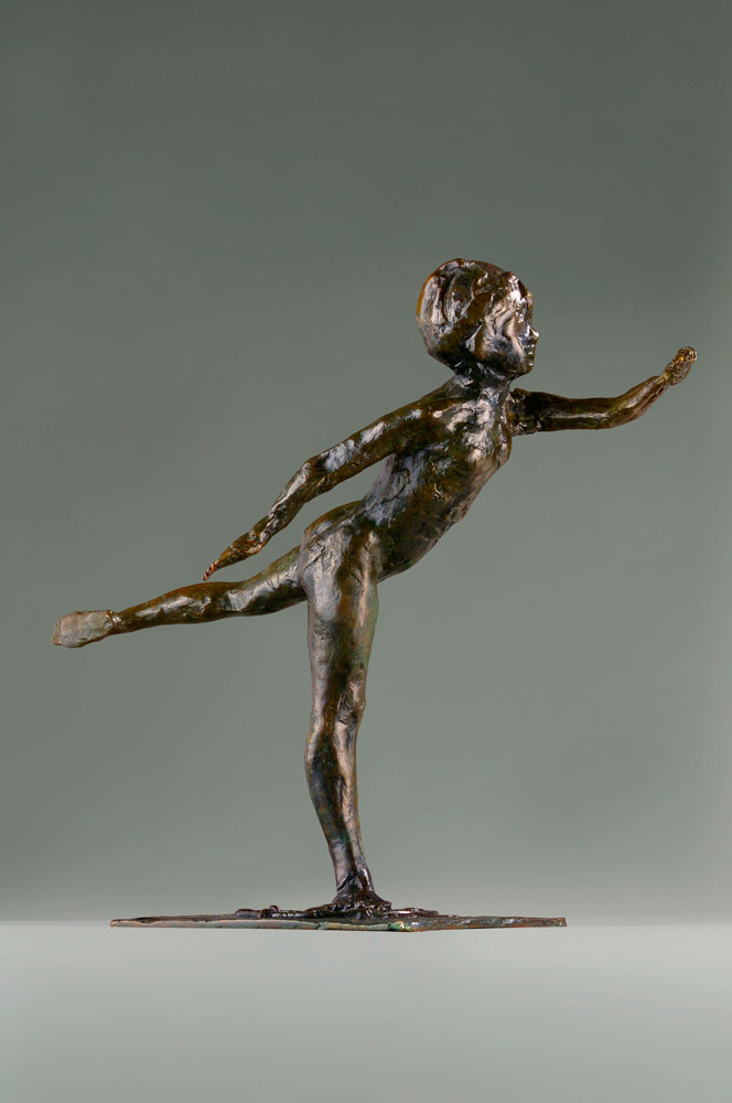 Danseuse, arabesque ouverte sur la jambe droite, le bras gauche en avant (Arabesque over right leg, left arm in front) Degas