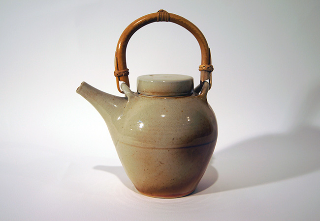 Woodfired jug with handle by Gwyn Hanssen Pigott at Olsen Gallery