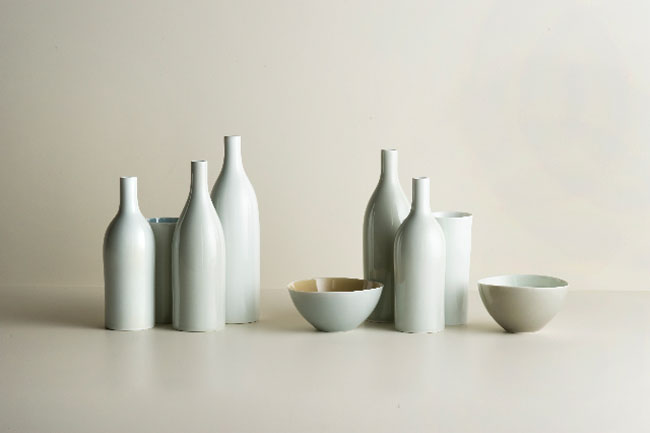 Artwork: Grey echo with yellow bowl