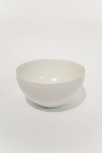 Artwork: Porcelain bowl with gold mending Ipswich