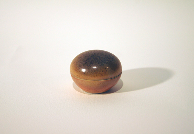 Artwork: Lidded round box brown