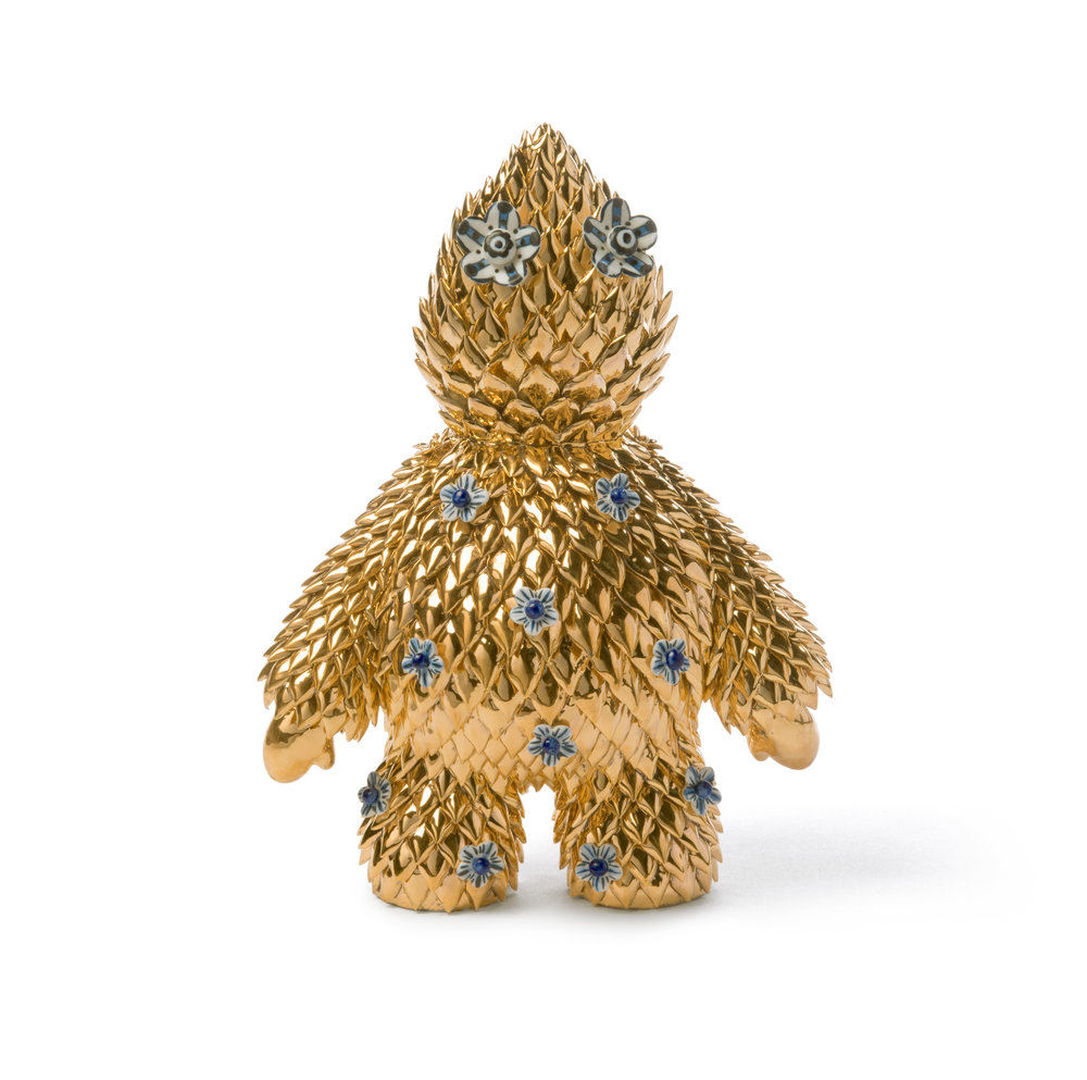 Vipoo Srivilasa in All That’s Gold Does Glitter An Exhibition of Glamorous Ceramics’