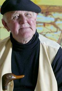 Back in stride at 75, Olsen sullies the age ceiling