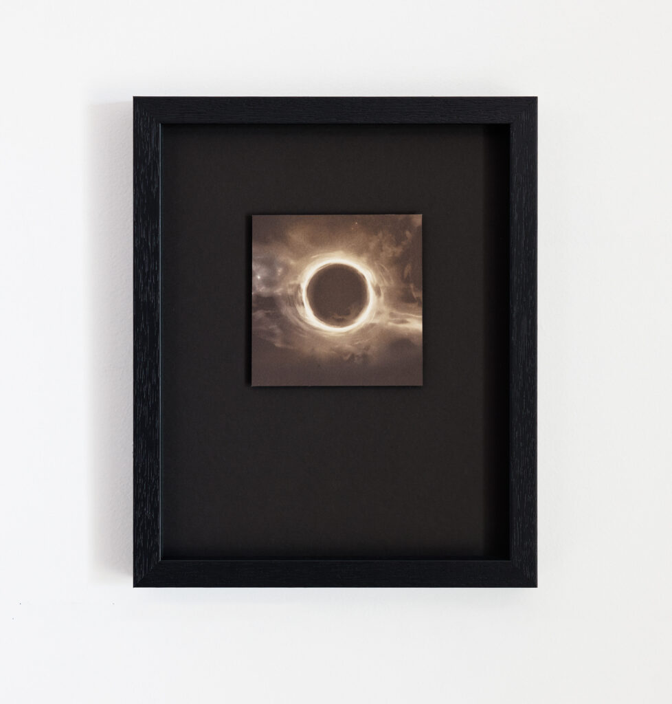 YH_ThingsICantSee_BlackHole_02
